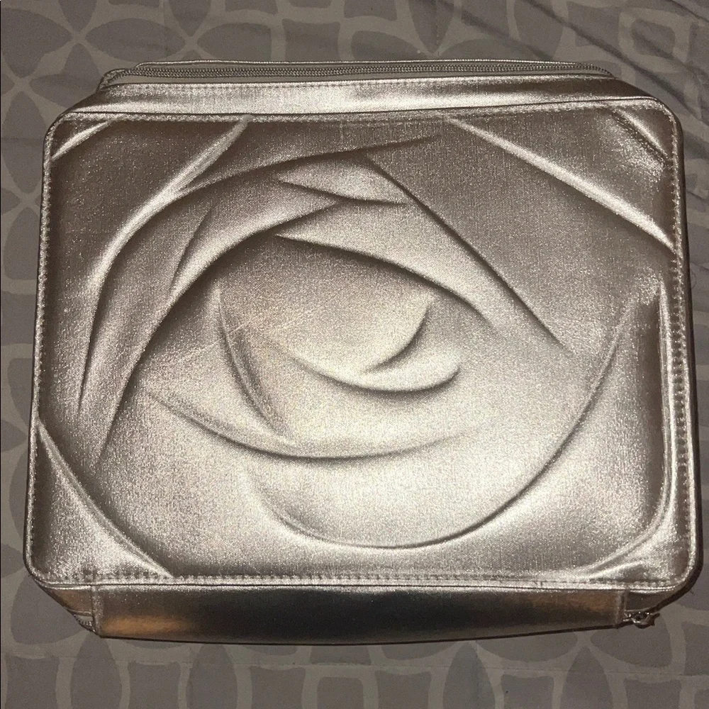 Lancome Holiday 2025 Gift Set + LANCÔME 2023 Beauty case (empty)